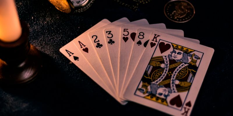 Tìm hiểu về cách đánh bài Poker cơ bản