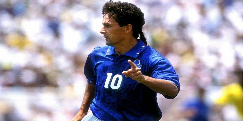 Với tài năng chơi bóng đỉnh cao nhưng nếu xét về thành tích thì Roberto Baggio còn thua xa rất nhiều các huyền thoại
